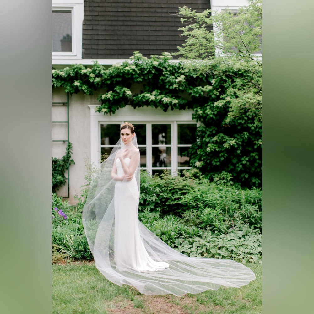 NOONONTHEMOON - Italian Tulle Wedding Veil - Cathedral length